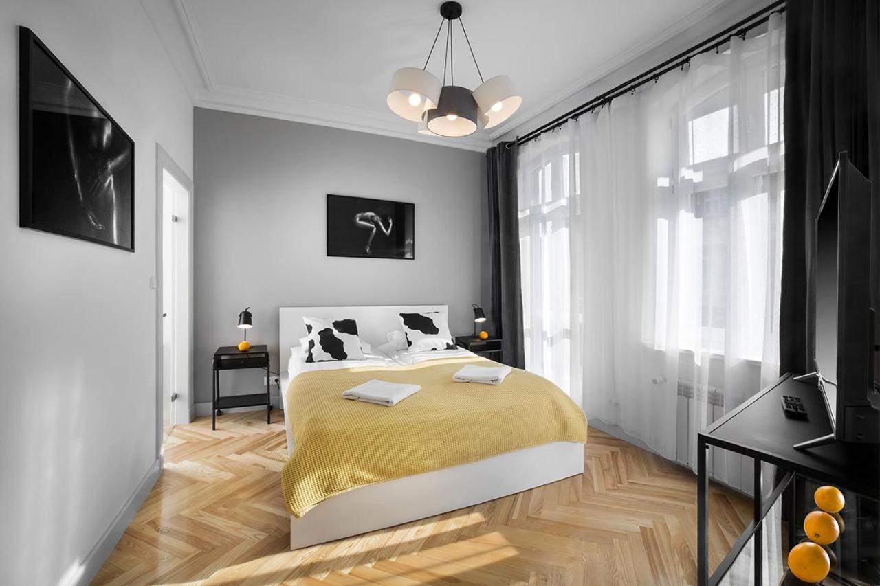 Apartamenty Pomaranczarnia Poznań Exteriör bild