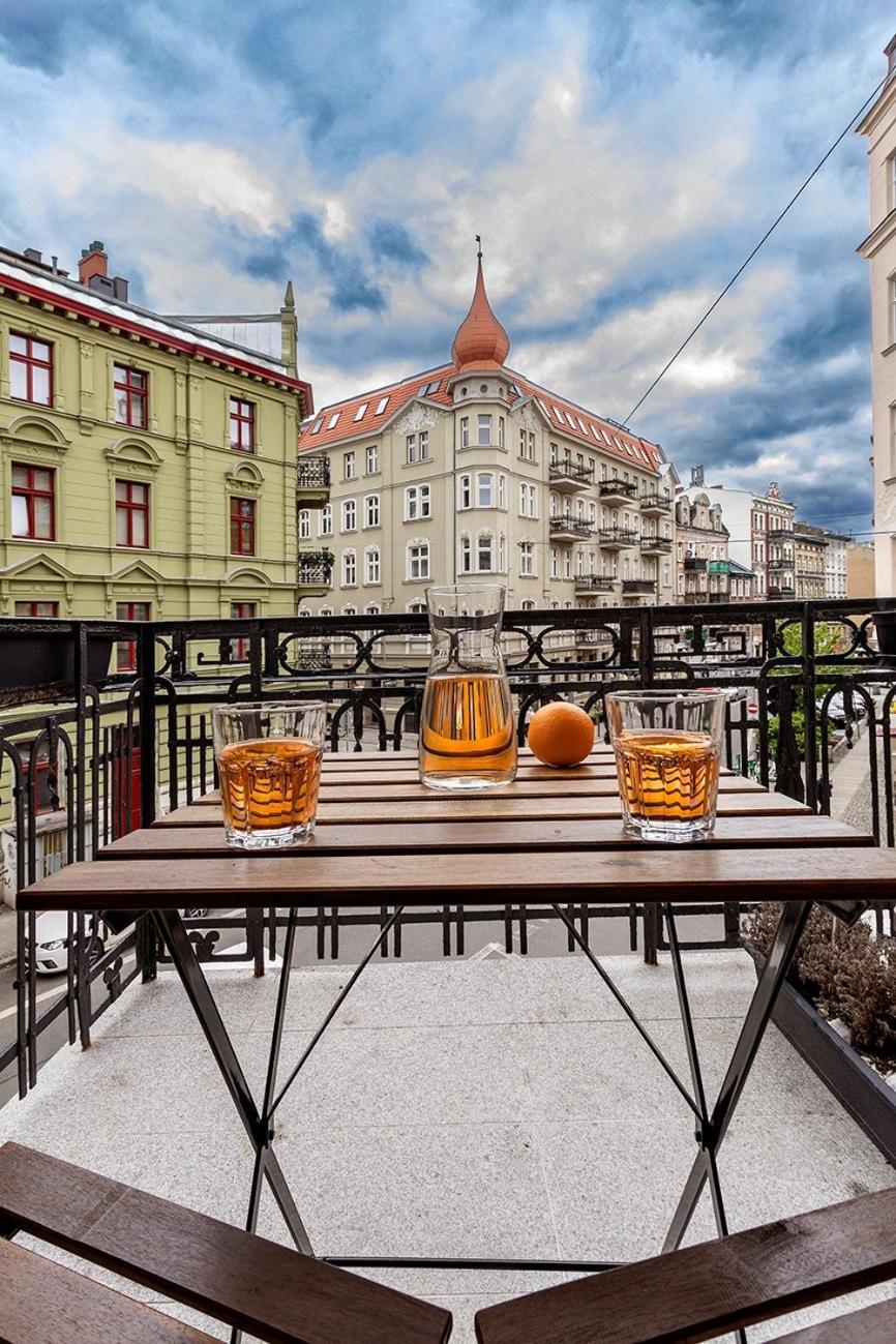 Apartamenty Pomaranczarnia Poznań Exteriör bild